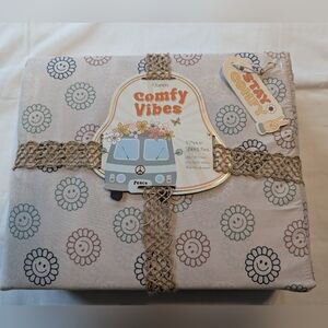 Queen Size Comfy Vibes 4 Piece Sheet Set BNWT